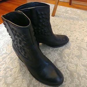 Donald Pliner Ankle Boots